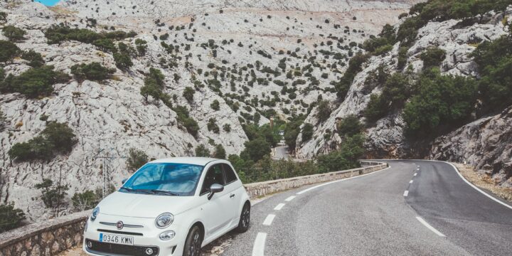 Een auto invoeren in Spanje: het kenteken omzetten